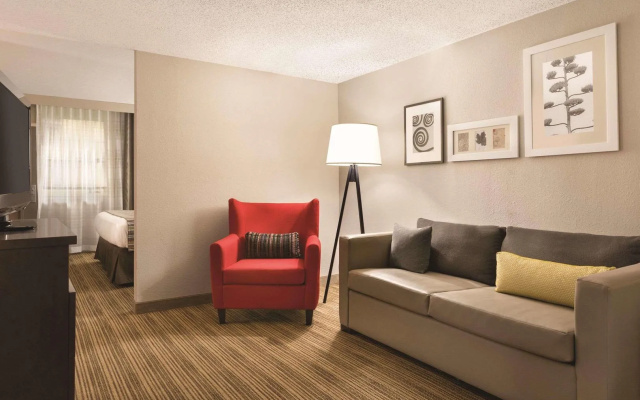 Country Inn & Suites by Radisson, Fergus Falls, MN