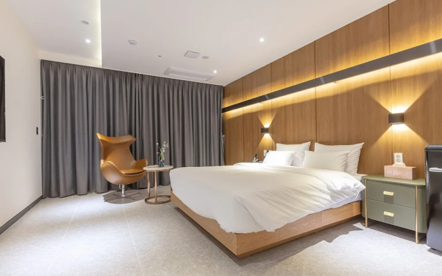 Nomad Hotel