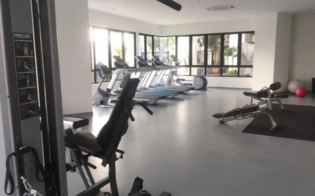 Hill 10 Residences I-City by Beestay