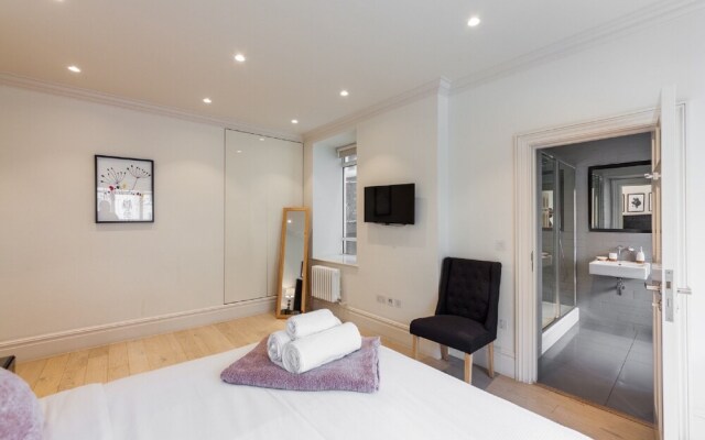 Strand Apartment