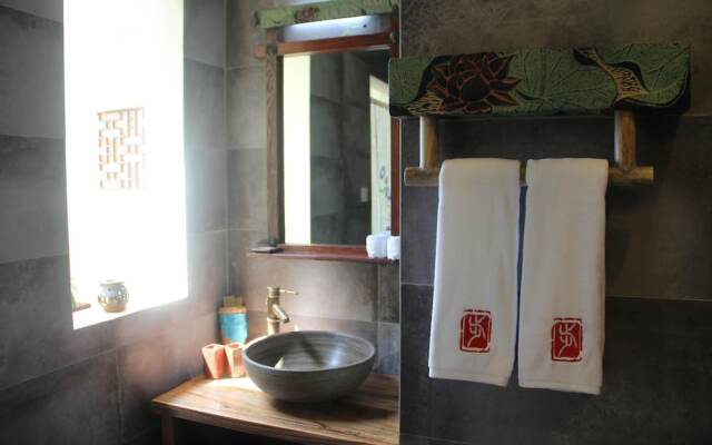 Buyi Hotel Resort Fuxian Lake