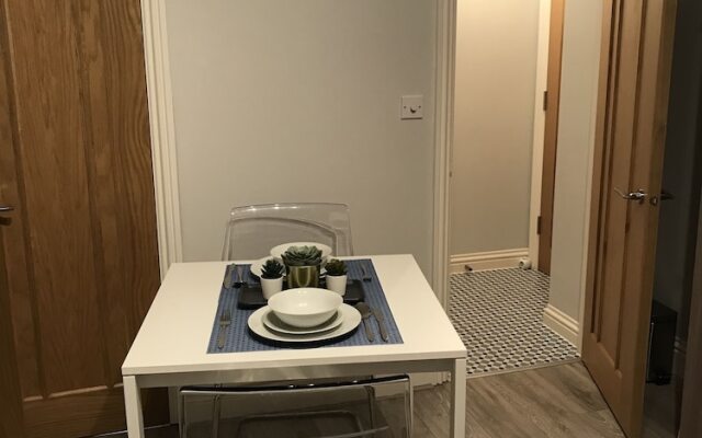 Flat 1 Helena House, 1-bed, Sleeps 2, Garden