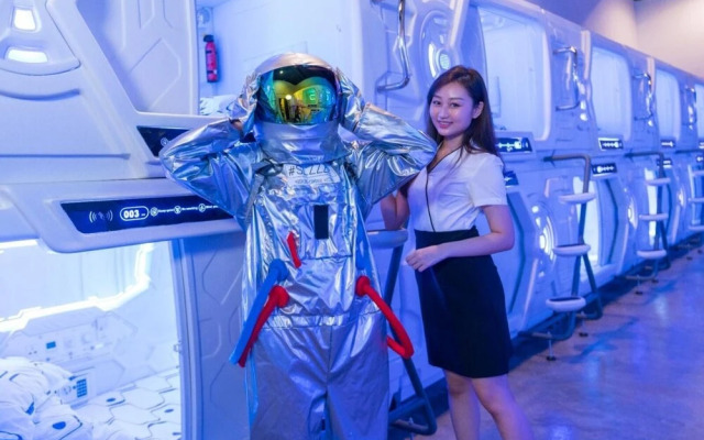 Hashtag.Capsule.Hostel