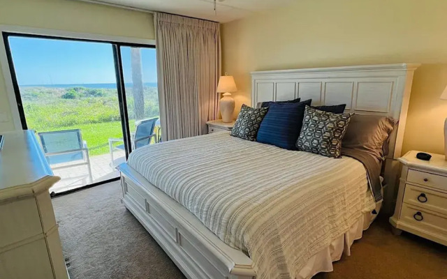 Sea Haven Luxe 2BR Oceanfront Haven