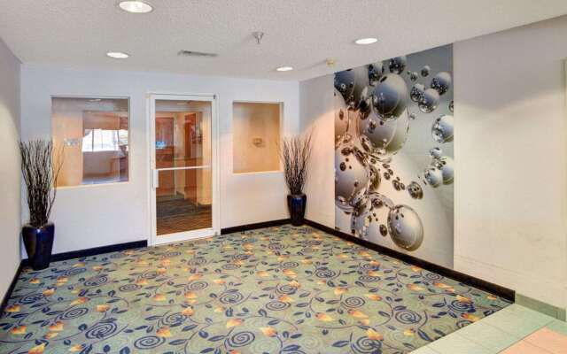 Rodeway Inn & Suites Lewisville I-35