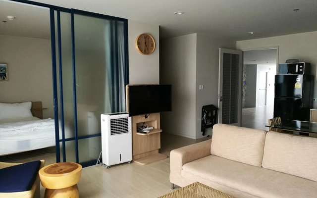 Baan Thew Talay Blue Sapphire 353