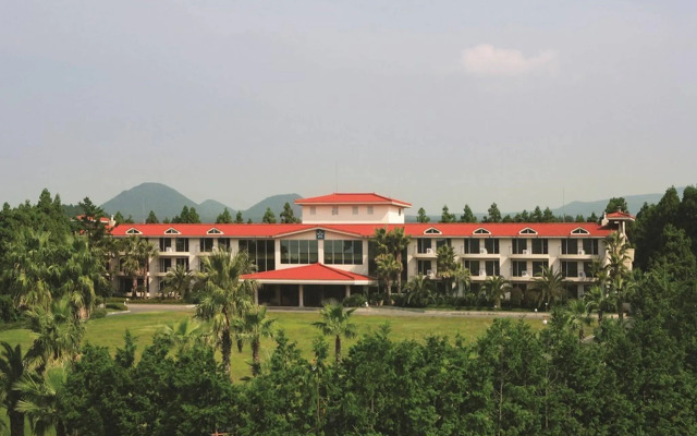 Lake Hills Jeju Resort (Ex. Lake Hills Golftel Je