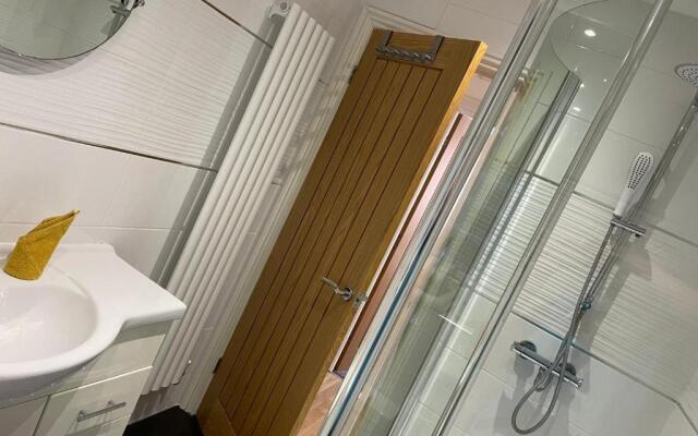 Best Priced Apartment In Hull 3