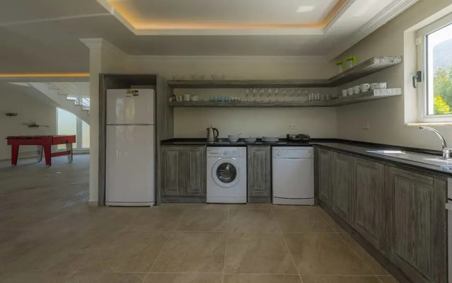 Fours Seasons Villa 7