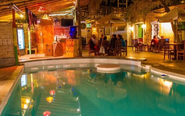 Palosanto Backpackers
