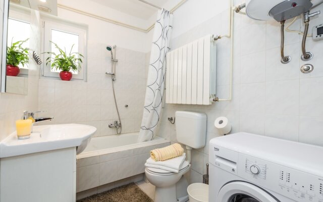 Apartments Makora