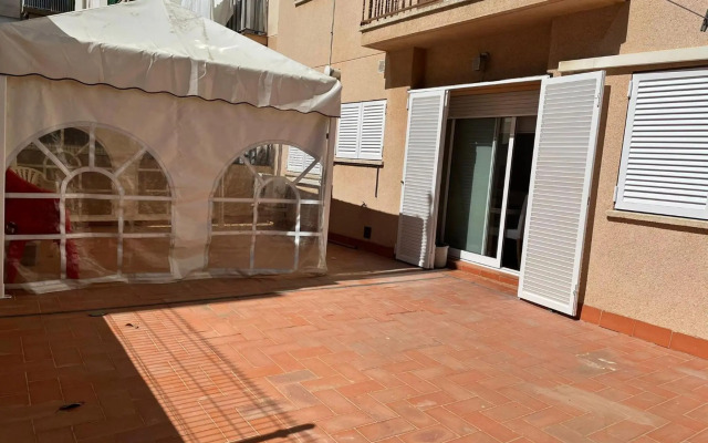 Apartamento con gran terraza cerca de la playa