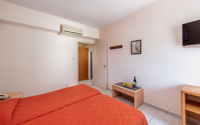 Poseidonia Hotel Apartments