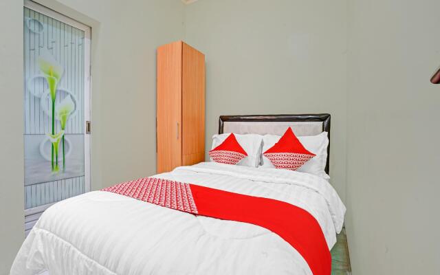 OYO 90804 Oma Uti Homestay Syariah