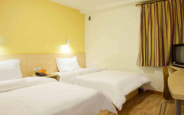 7 Days Inn Suqian Qian Niao Yuan Square Branch – Guest Rooms – Suqian