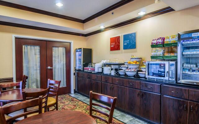Comfort Inn & Suites Hillsville I-77