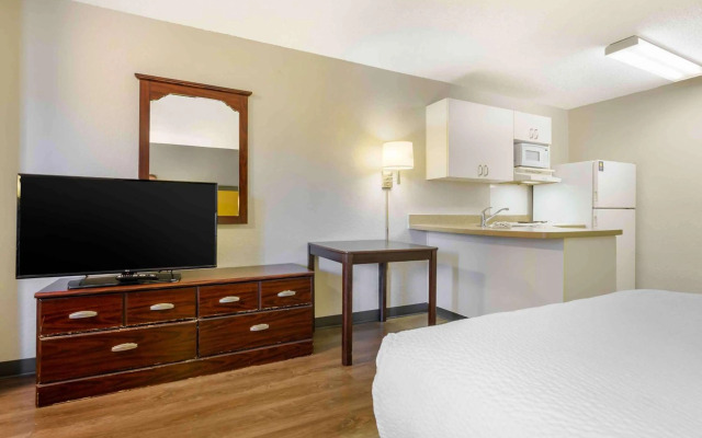 Extended Stay America Select Suites Roanoke Airport