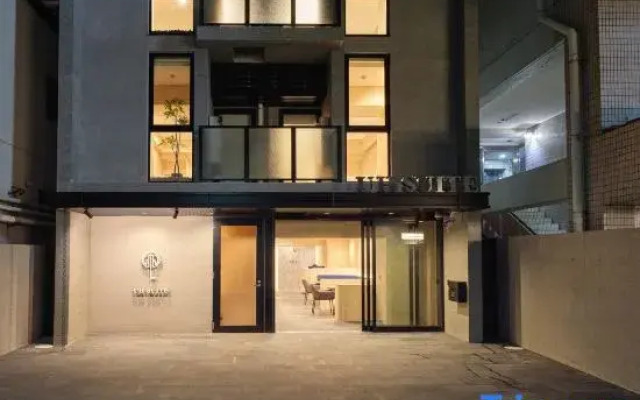 Uh Suite Namba Station