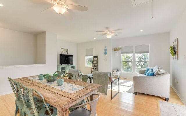 Seabrook Getaway w/ Balconies & Bay Views!