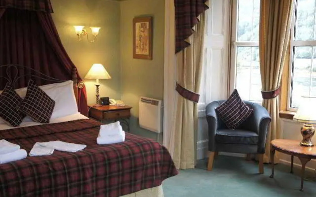 Loch Leven Hotel & Distillery