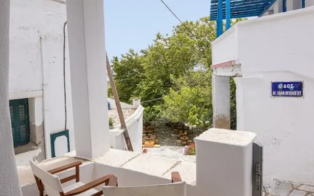 Village Aura in Tinos