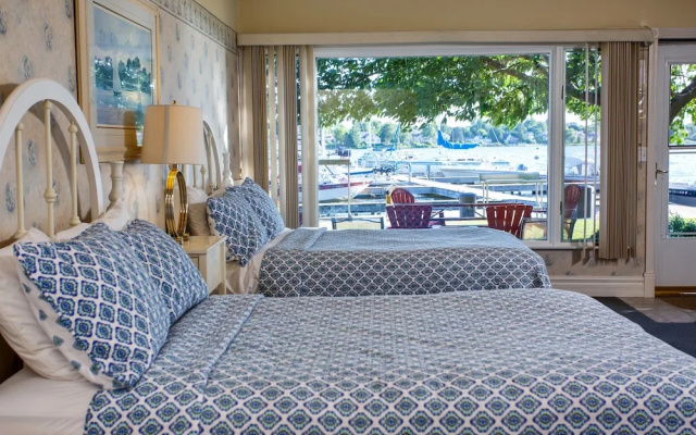 Snug Harbor Inn
