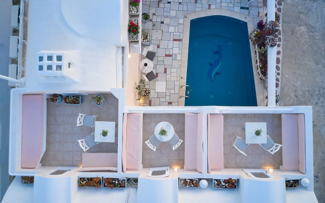 Merovigliosso Studios and Apts.