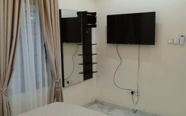 Pinefield Courts Apartmentl