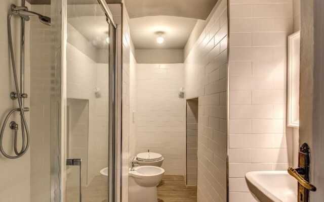 Colosseo 2 Bedroom Walking Distance