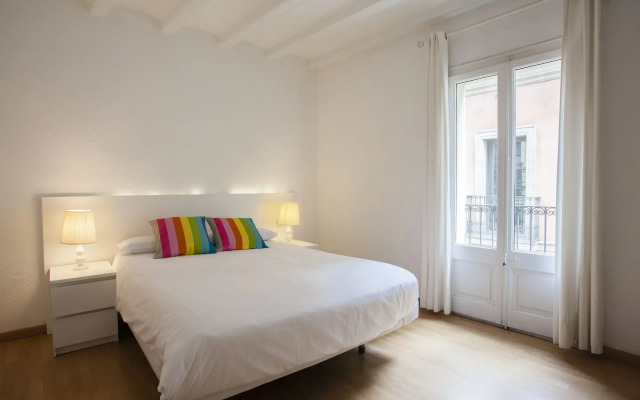 Las Ramblas Pasaje Bacardi Apartments