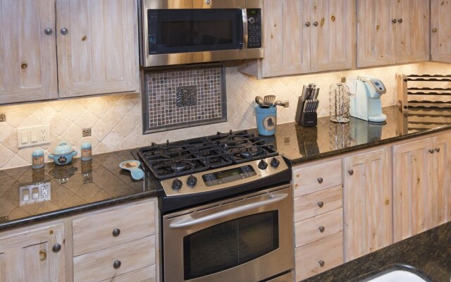 Village Center Condo 1G