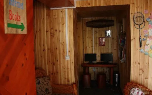 Dragon's Den Hostel