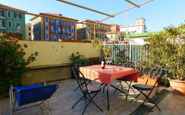 Bilocale con terrazza