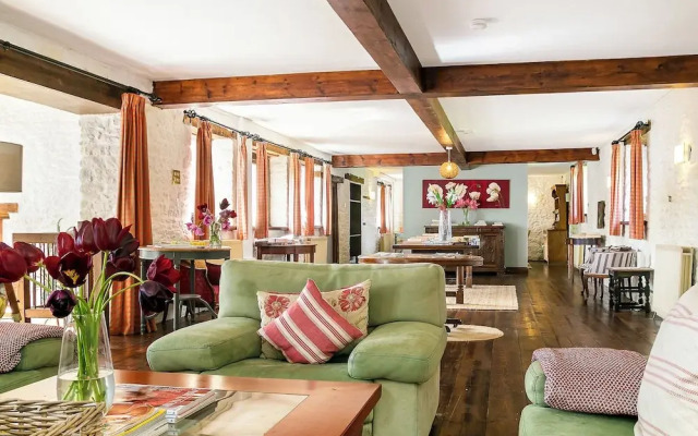 Stunning Barn Conversion - Rural Setting