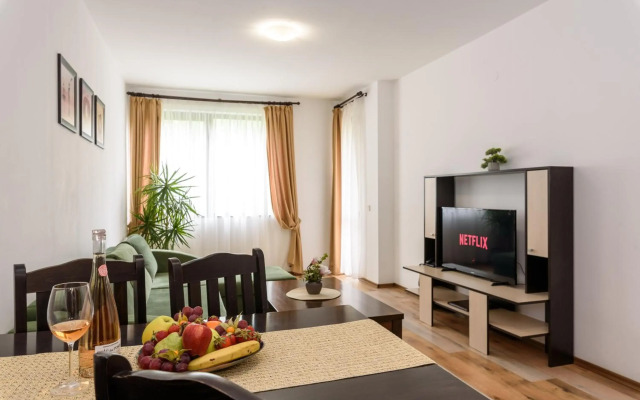 Grand Royale Apartment Complex & Spa