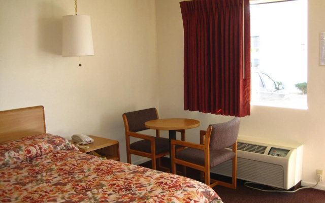 E-Z 8 Motel Old Town