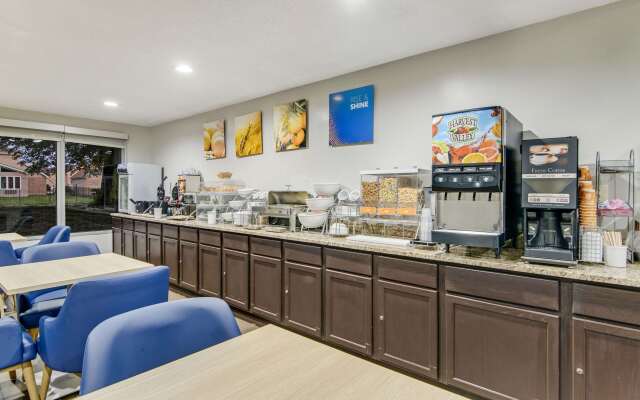 Comfort Suites near I-80 and I-94