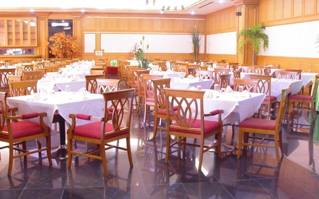 PathumThani Place Hotel