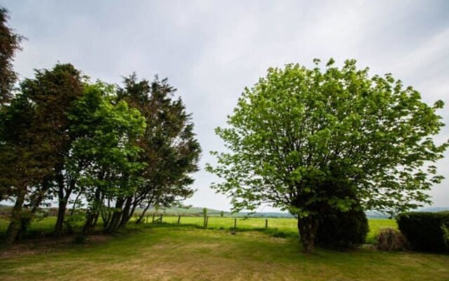 Lovely Spacious Studio Stunning Views Min yr Awel