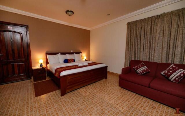 Mahogany Lodge, Cantonments