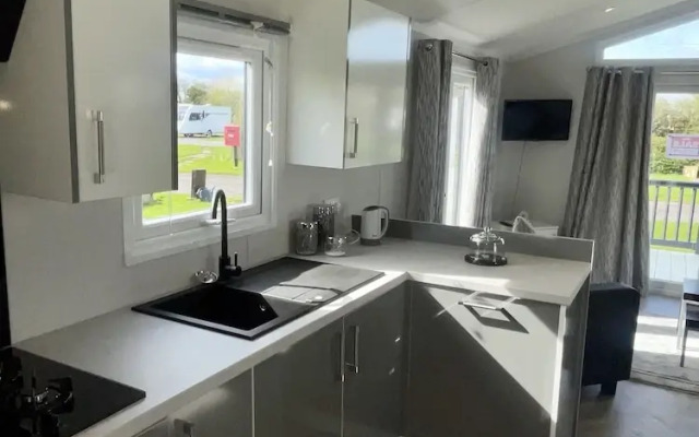 Modern Homely Chalet in Tuxford