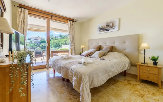Marbella Mountain With sea View and Pool