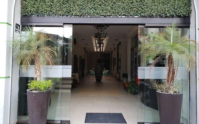 Hotel Esmeralda's
