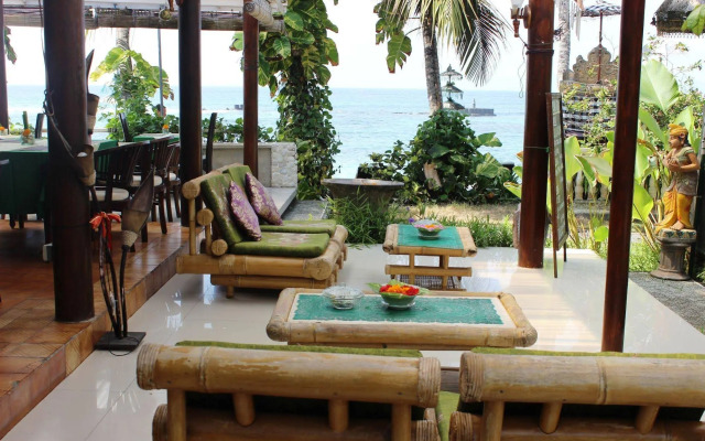Anom Beach Hotel