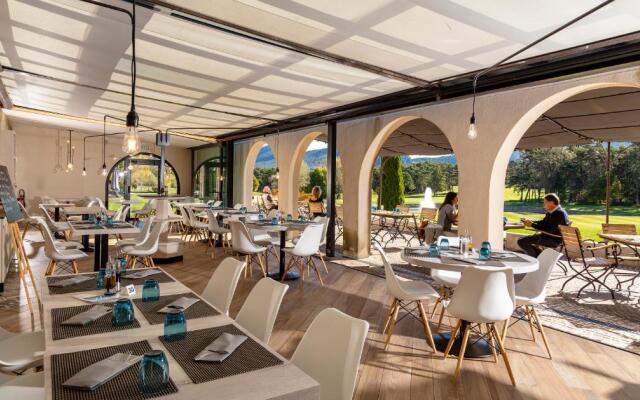 Château et Golf De Taulane