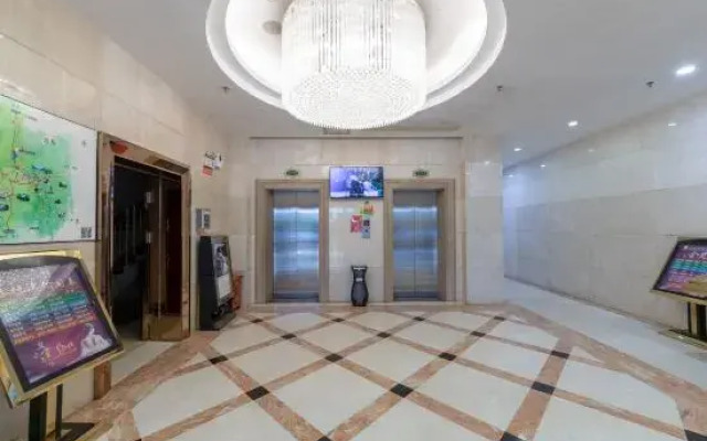 Vienna International Hotel (Hezhou High-speed Railway Station)
