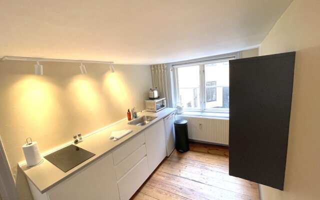 Balcony Apt Central in Copenhagen 50M to Metro