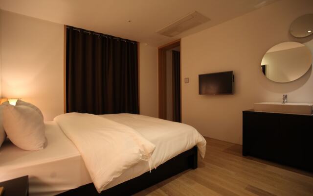 Incheon Ali Suite Hotel