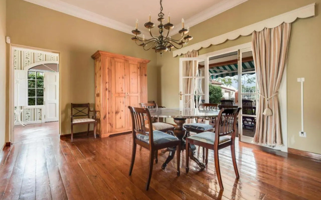 Rural House Los Orovales with Terrace and Parking