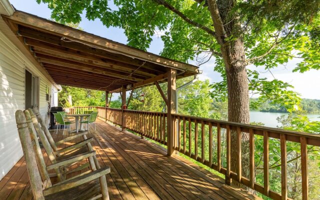 Lakefront Cottage